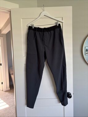 lululemon athletica Men's Black Tech Jogger Pants
